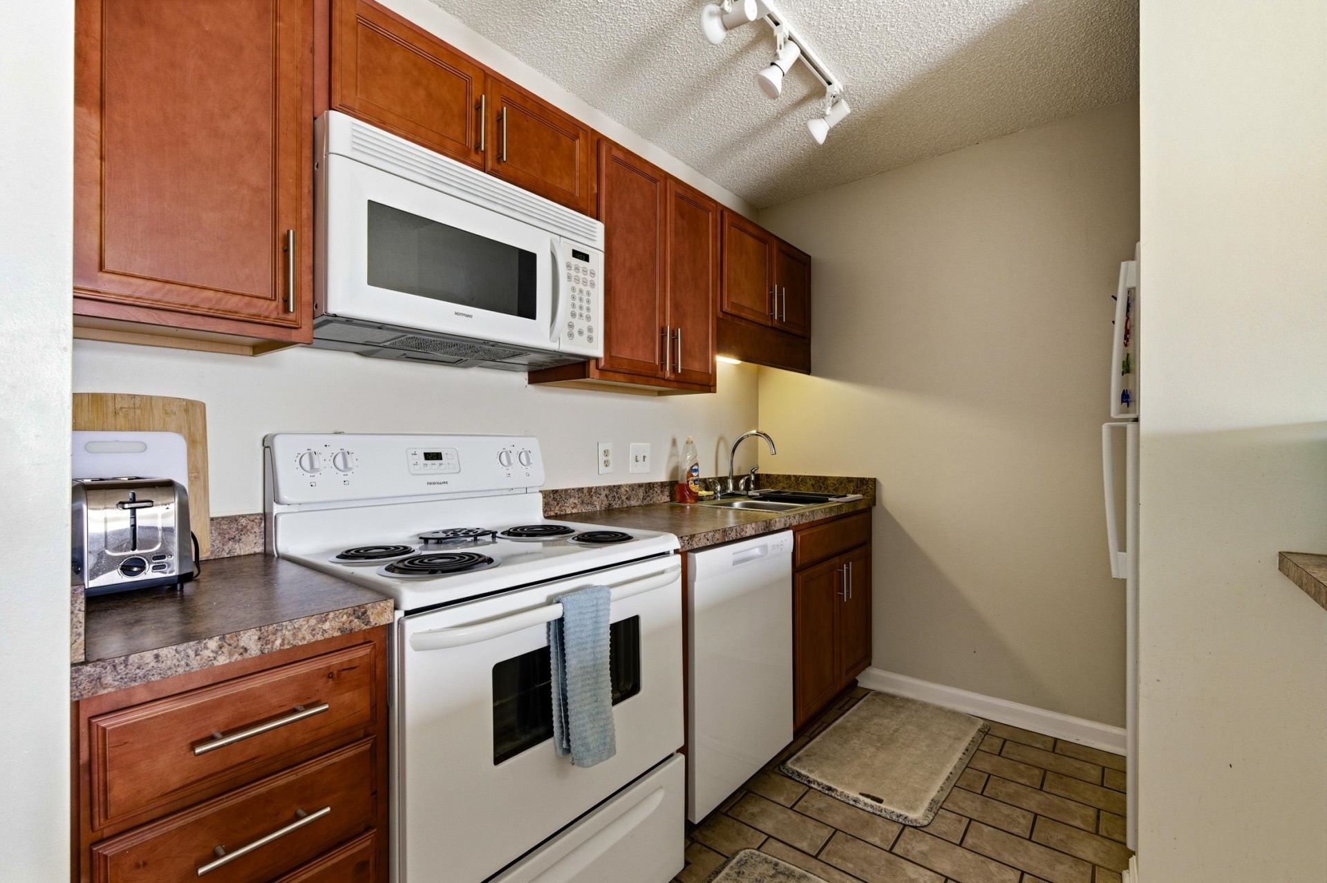 202 Double Eagle Dr.  Photo 6