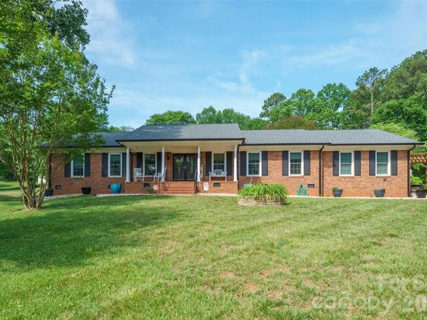 435 W Central Avenue, Mount Holly, NC 28120