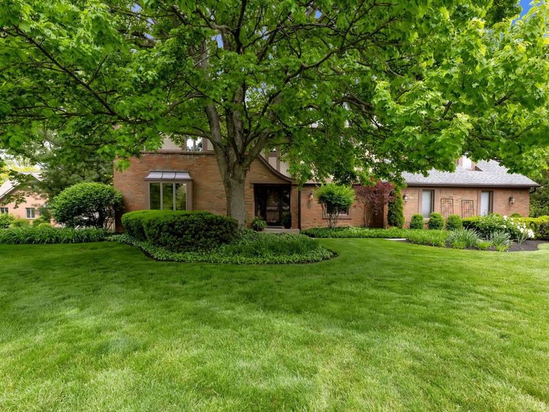 8650 Gavinton Court, Dublin, OH 43017 Photo 2