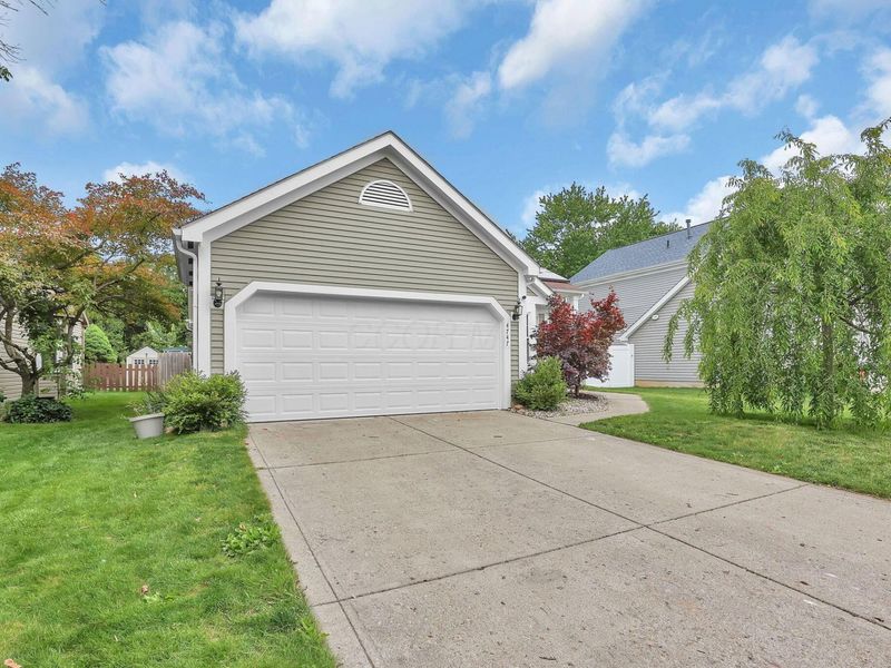 4747 Coachford Drive, Columbus, OH 43231 Photo 3