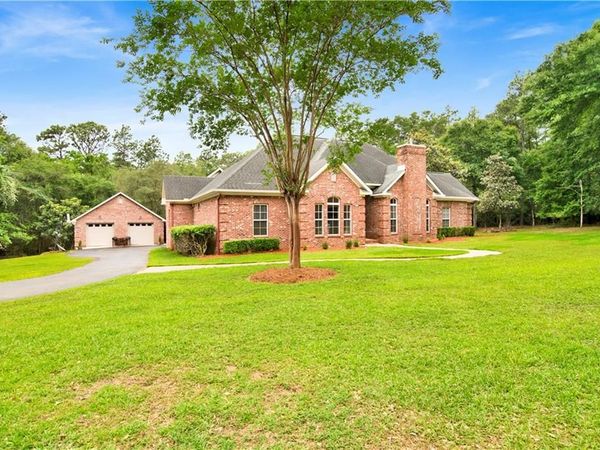 4000 Lakefront Drive W, Mobile, AL 36695