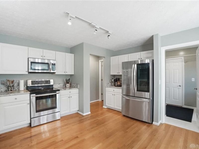 2266 Charleston Way, Beavercreek, OH 45431 Photo 14