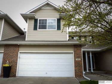 17614 Parker Plaza , Omaha, NE 68118