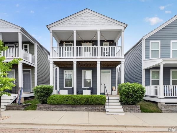 3221 Camp Street , St Charles, MO 63301