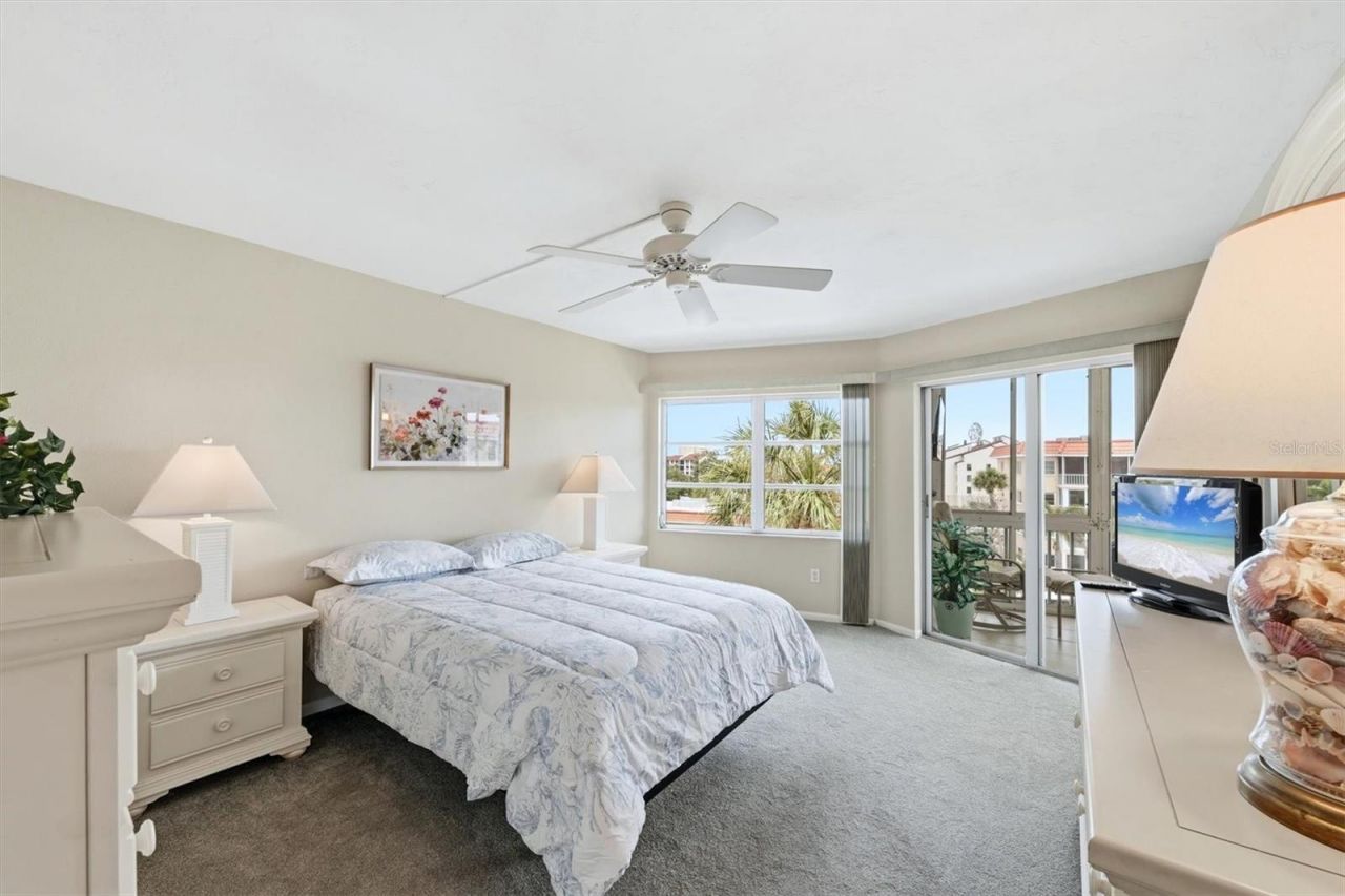 1215 S Portofino Drive, Unit 406, Sarasota, FL 34242 Photo