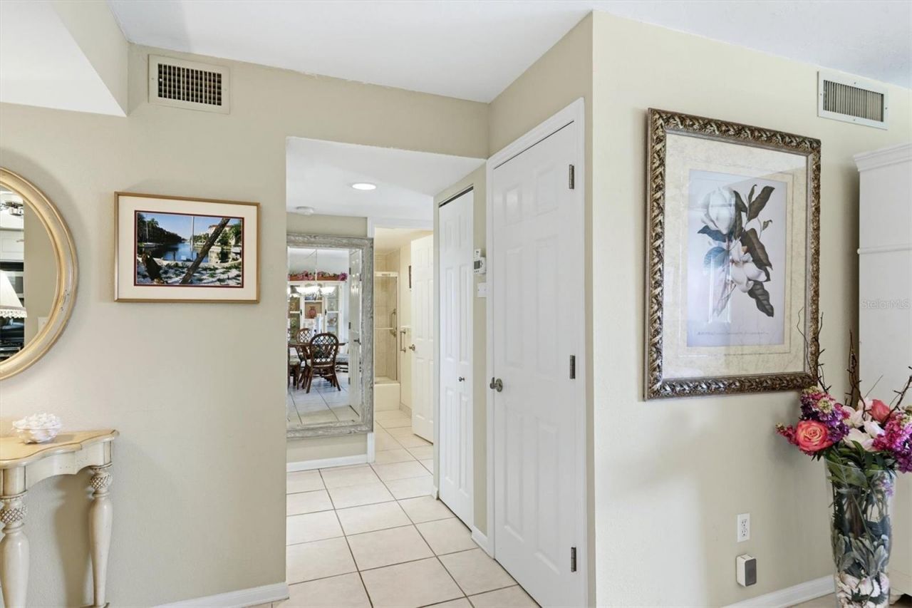 1215 S Portofino Drive, Unit 406, Sarasota, FL 34242 Photo