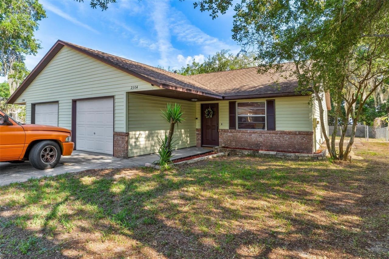 2304 Centennial Boulevard , Leesburg, FL 34748 Main Photo