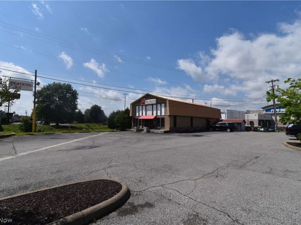 499 Grand Central Avenue, Vienna, WV 26105