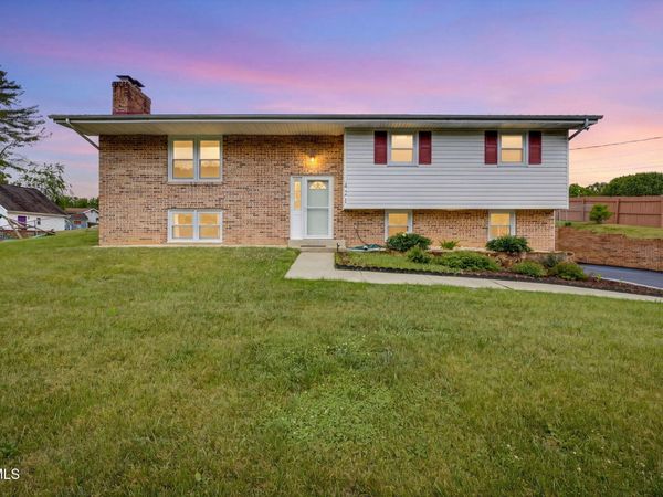 421 Mount Area Drive, Bristol, TN 37620
