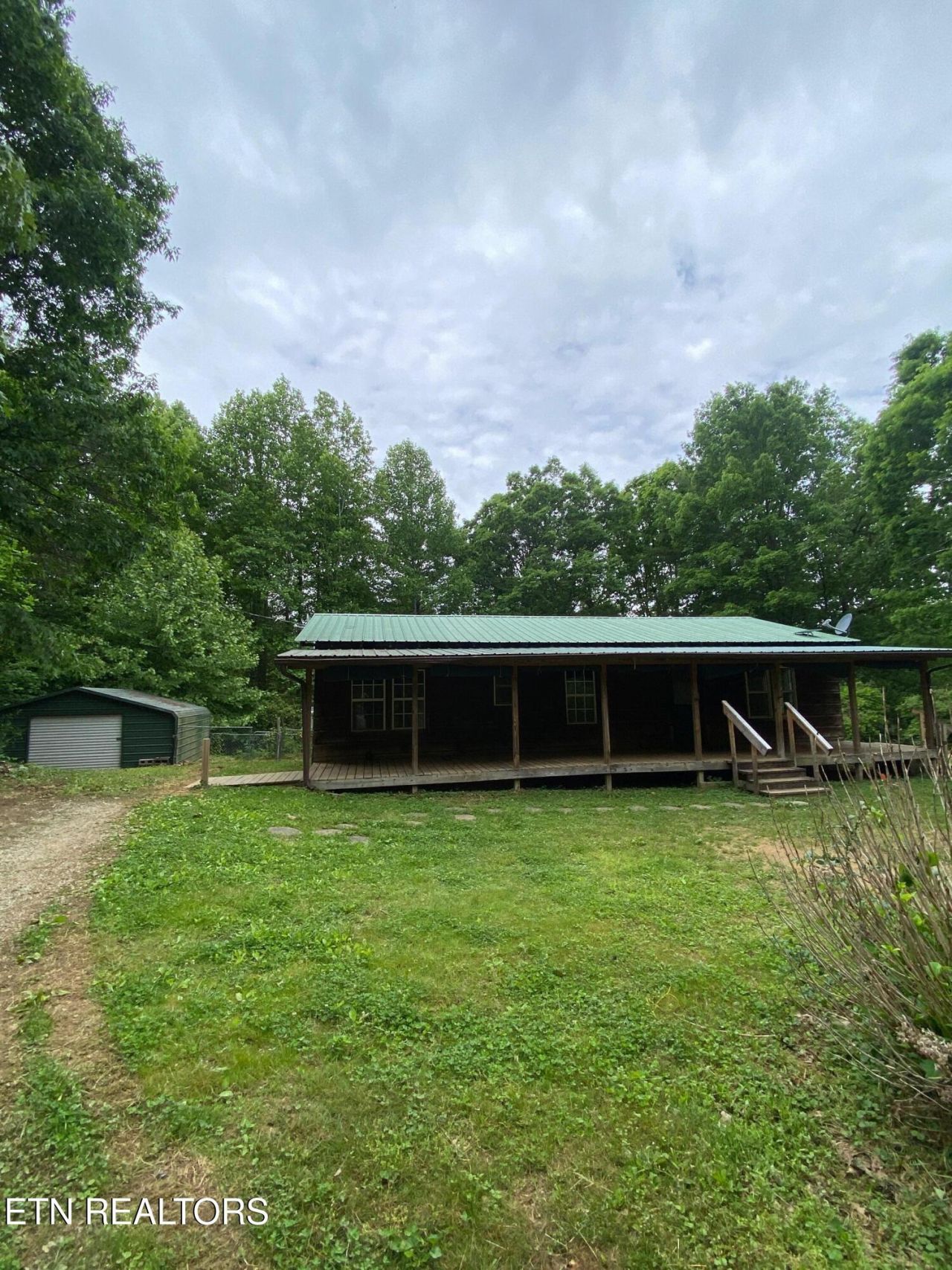 129 Shields Branch Rd, Tellico Plains, TN 37385 Main Photo
