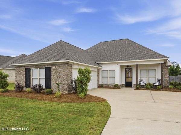 235 E Buttonwood Lane, Canton, MS 39046