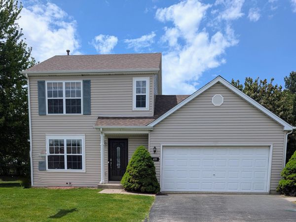 655 Bluebill Ln, Genoa City, WI 53128