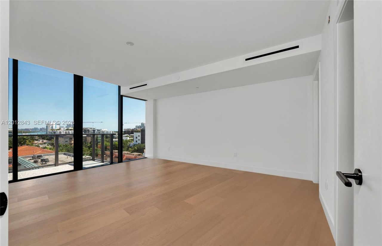 1177 Kane Concourse, Unit 809, Bay Harbor Islands, FL 33154 Photo