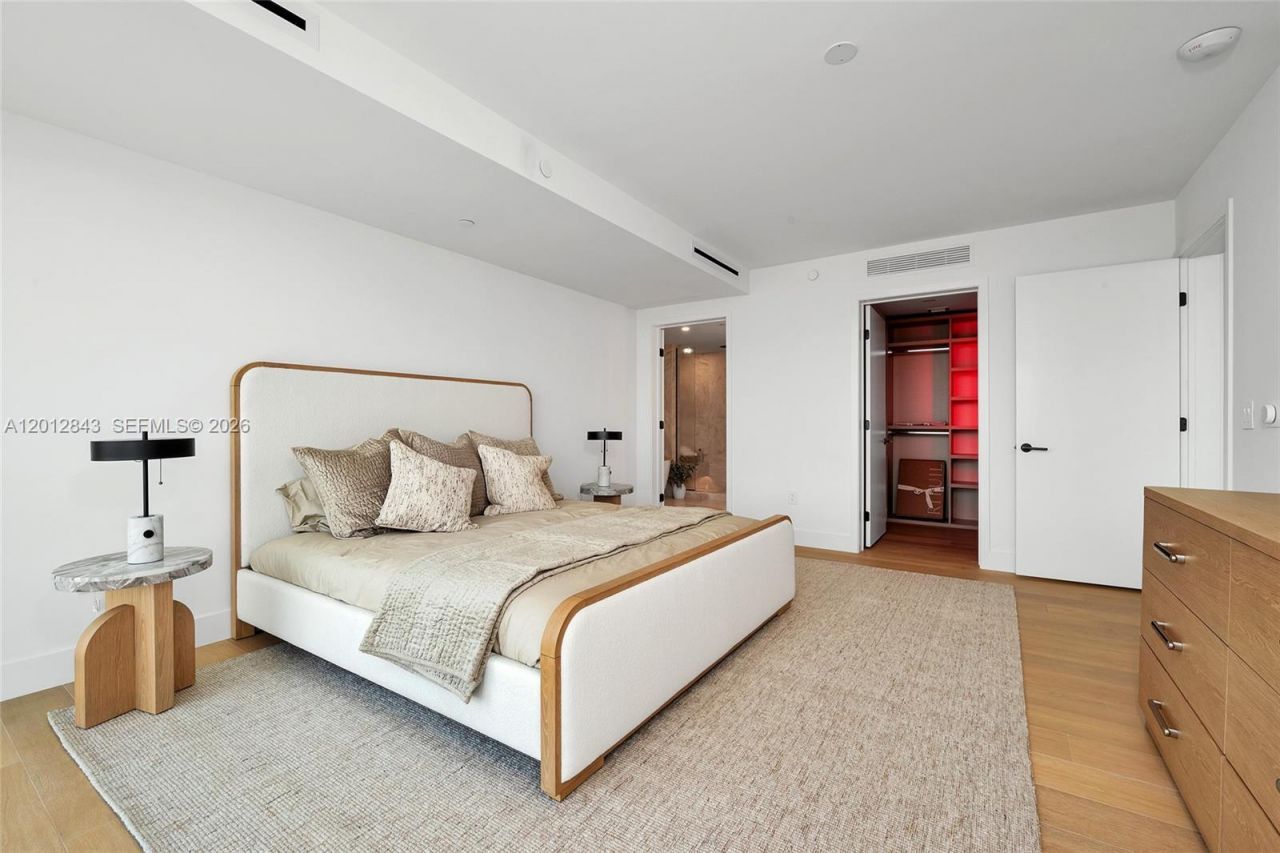 1176 97th St, Unit 809, Bay Harbor Islands, FL 33154 Photo
