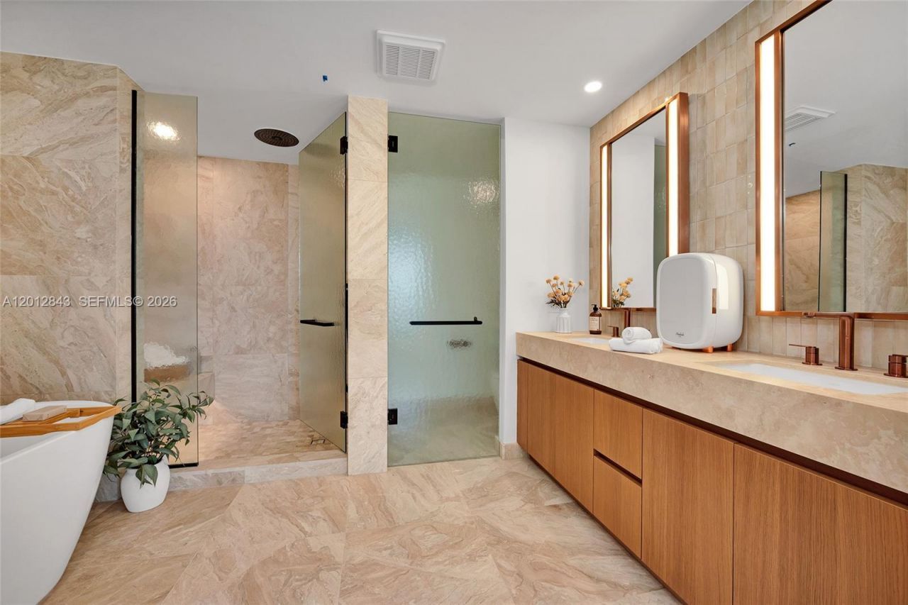 1176 97th St, Unit 809, Bay Harbor Islands, FL 33154 Photo