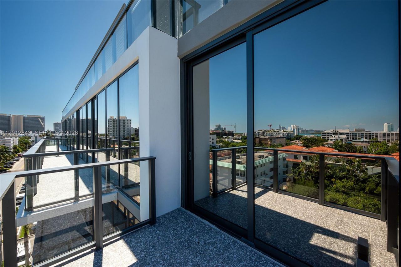 1177 Kane Concourse, Unit 809, Bay Harbor Islands, FL 33154 Photo