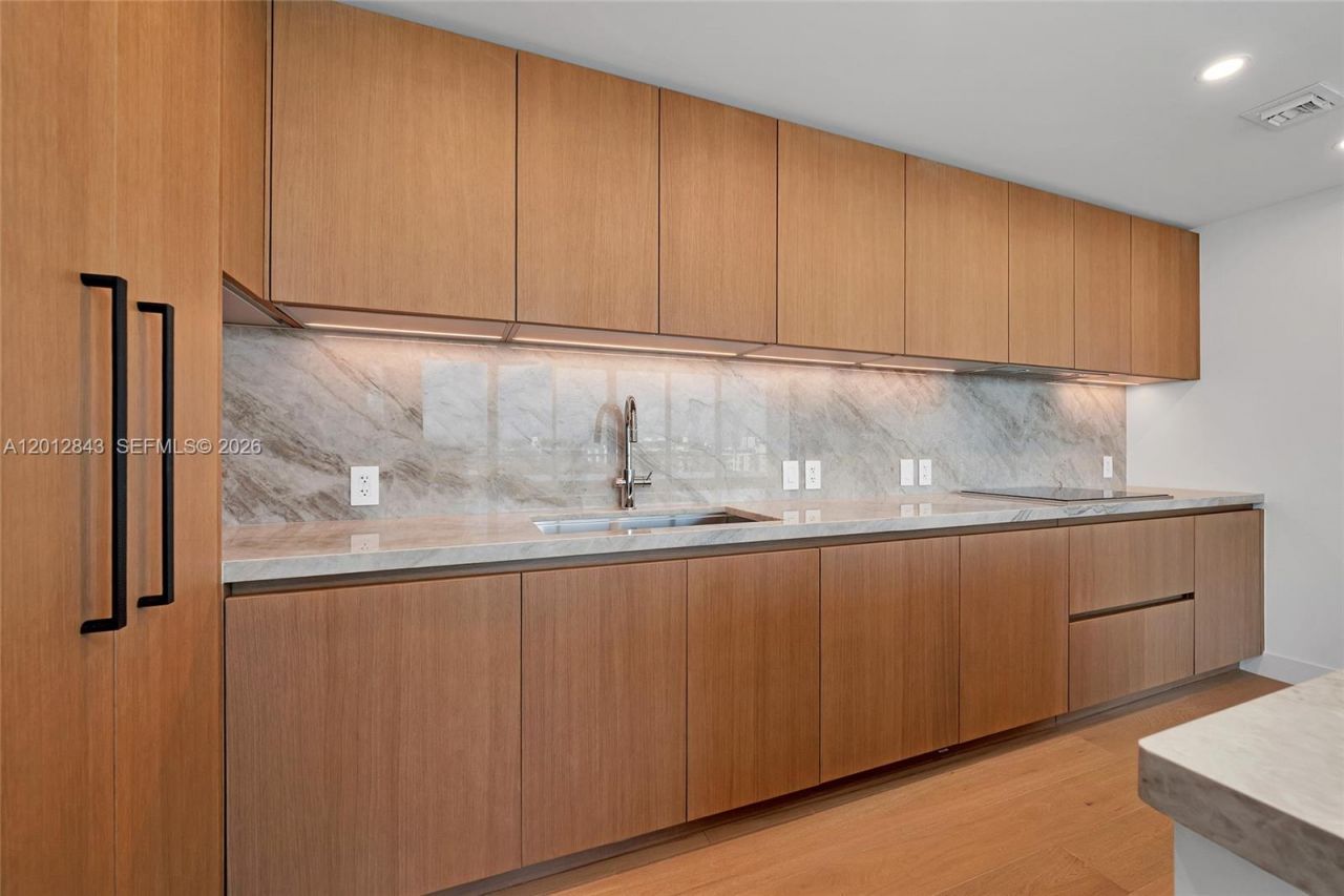 1177 Kane Concourse, Unit 809, Bay Harbor Islands, FL 33154 Photo