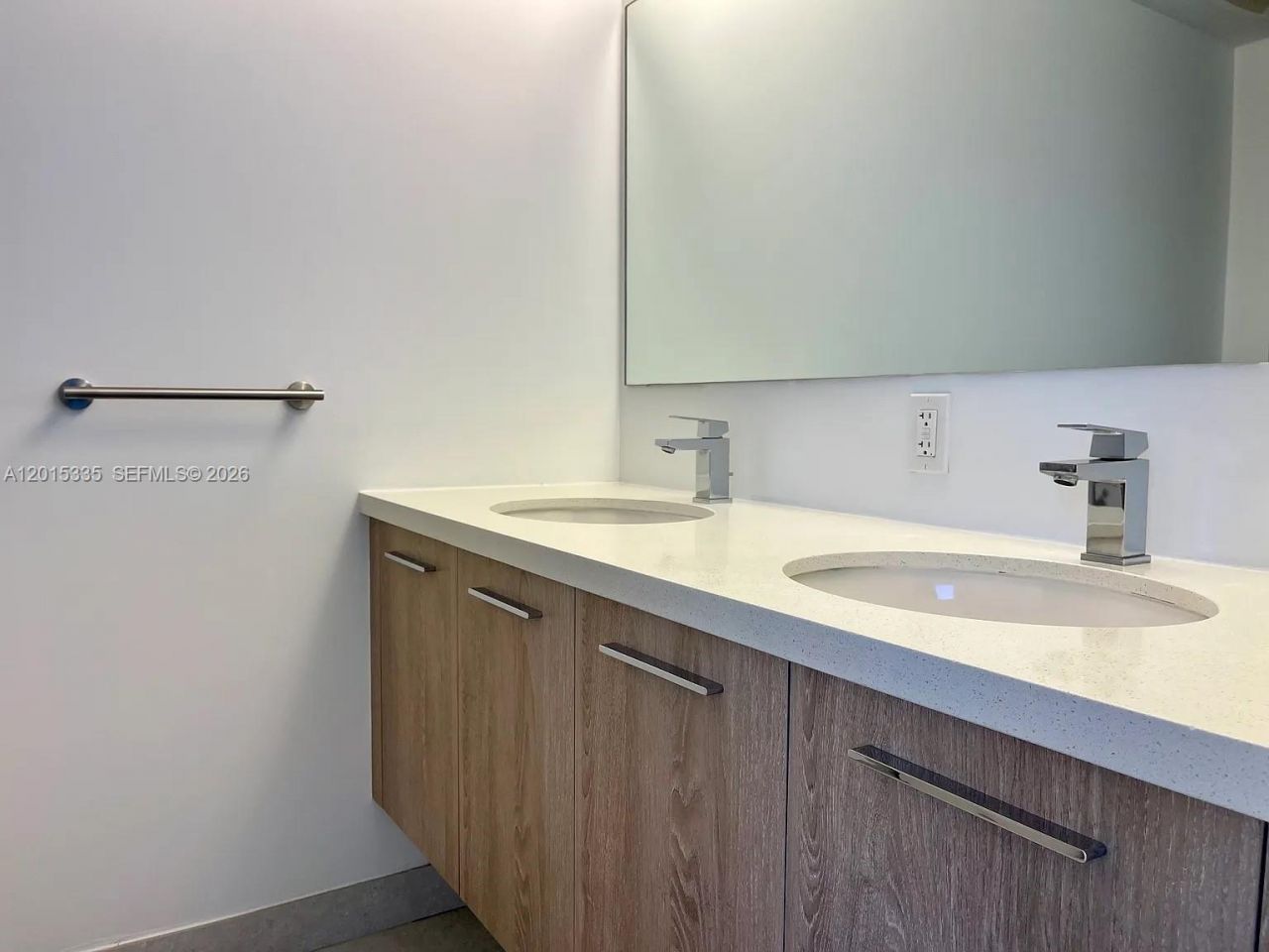 1000 99th St, Unit 3, Bay Harbor Islands, FL 33154 Photo
