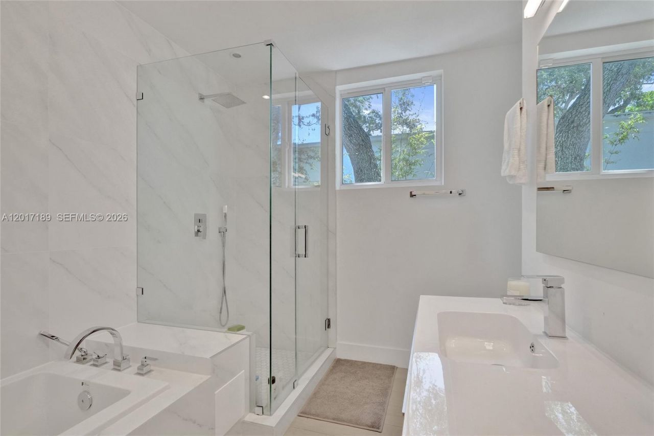 2851 SW 33rd Ct , Unit 2851, Miami, FL 33133 Photo