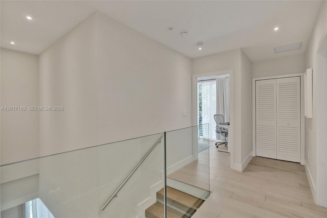 2851 SW 33rd Ct , Unit 2851, Miami, FL 33133 Photo