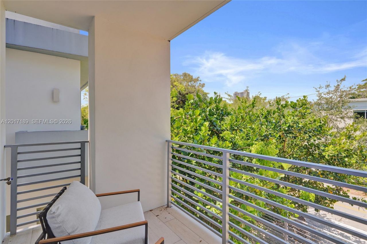 2851 SW 33rd Ct , Unit 2851, Miami, FL 33133 Photo