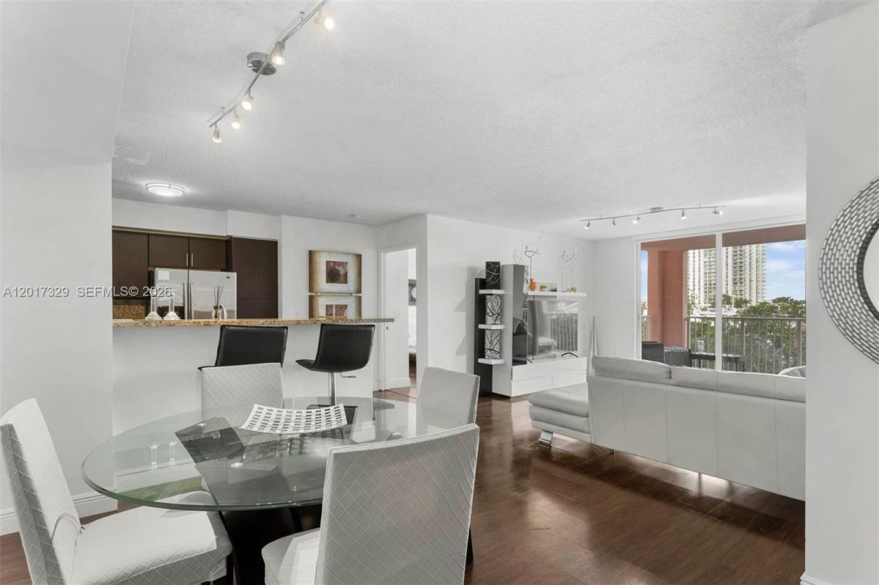 19655 E Country Club Dr , Unit 6304, Aventura, FL 33180 Photo
