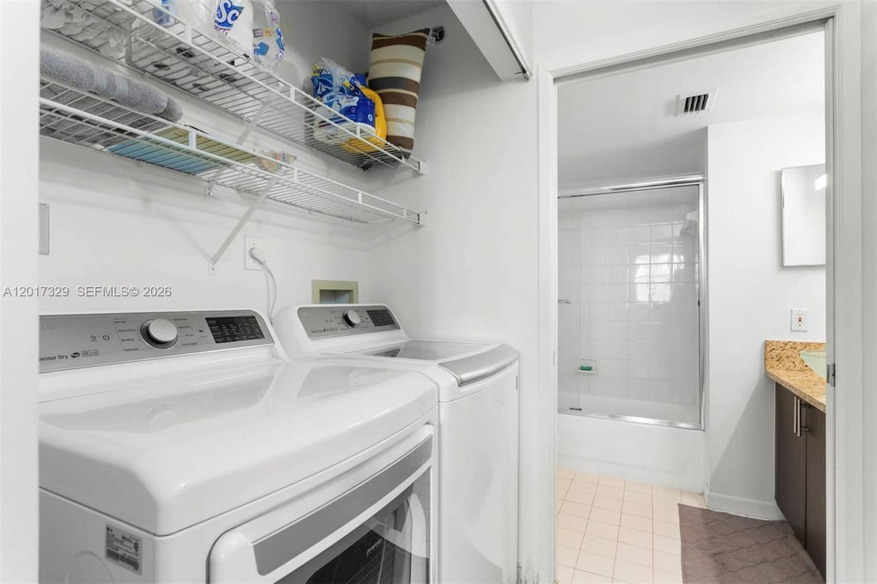 19655 E Country Club Dr , Unit 6304, Aventura, FL 33180 Photo