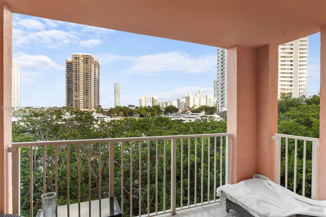 19655 E Country Club Dr , Unit 6304, Aventura, FL 33180 Photo