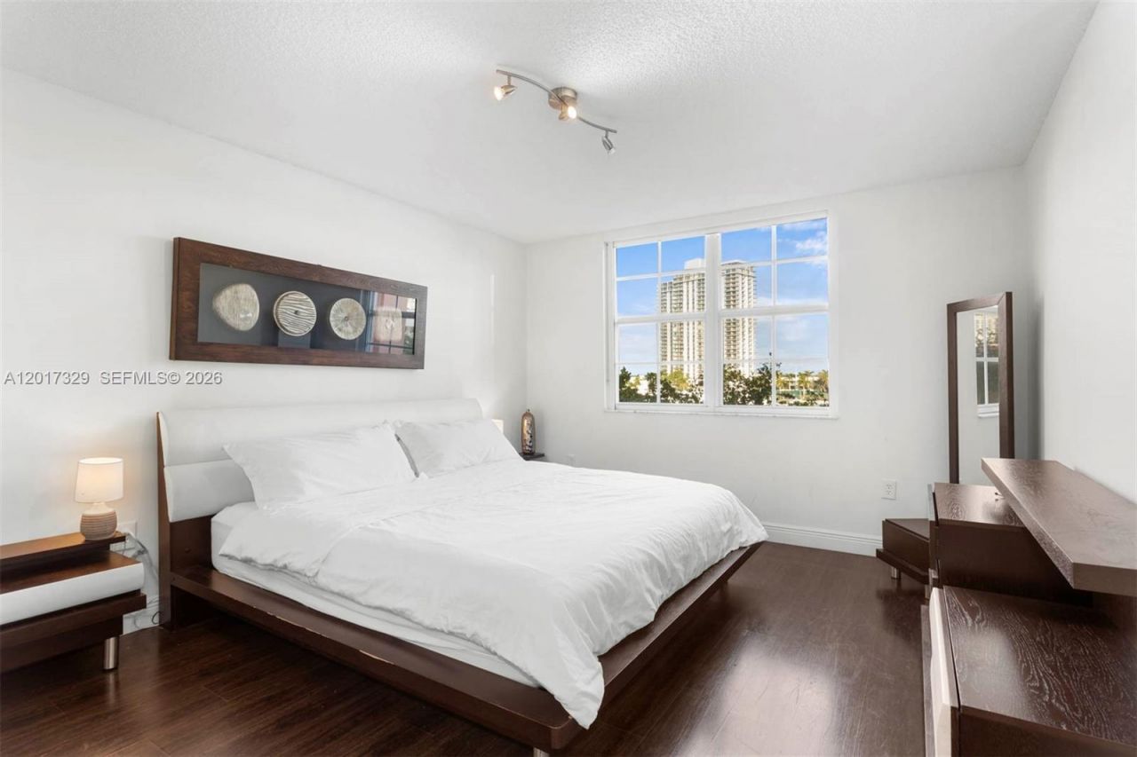 19655 E Country Club Dr , Unit 6304, Aventura, FL 33180 Photo