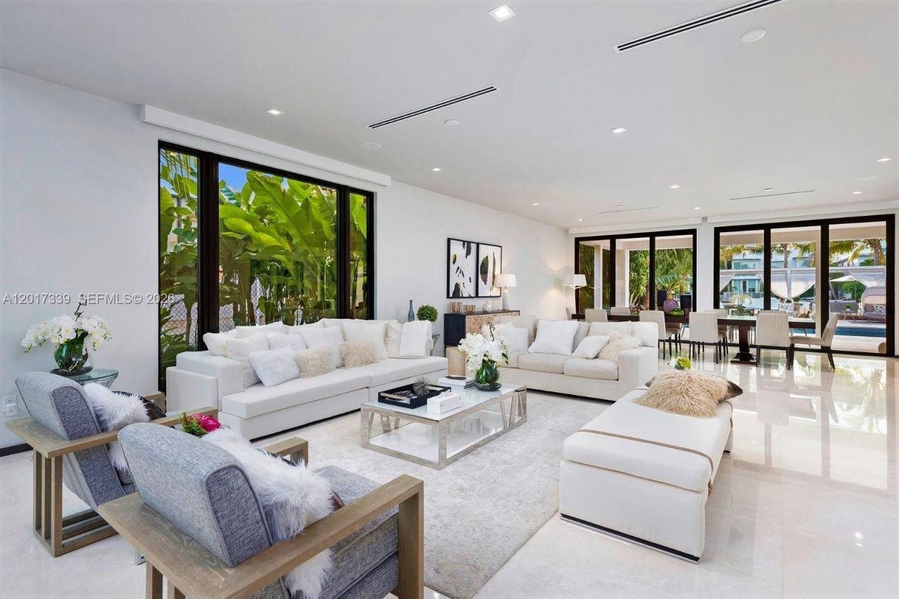 3734 Chase Ave, Miami Beach, FL 33140 Photo