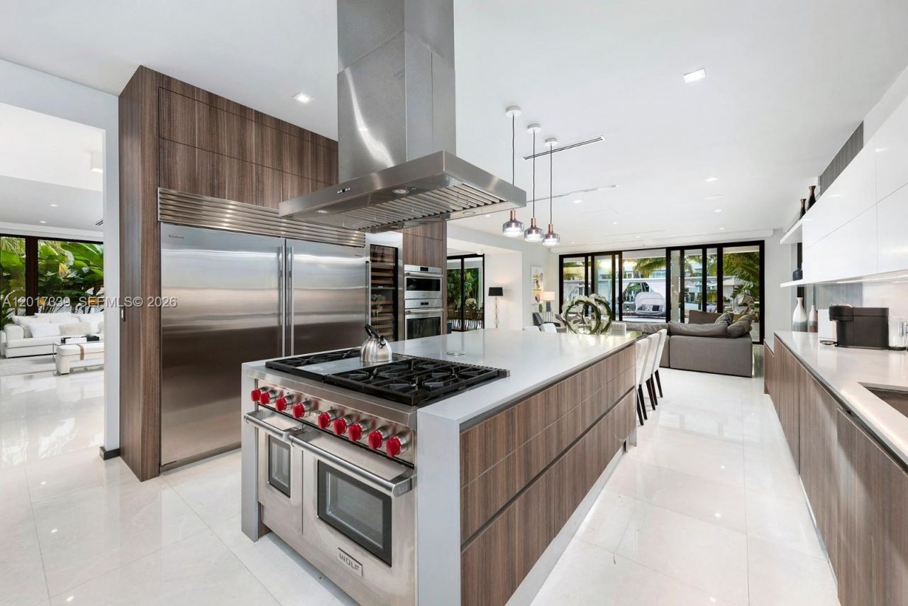 3734 Chase Ave, Miami Beach, FL 33140 Photo