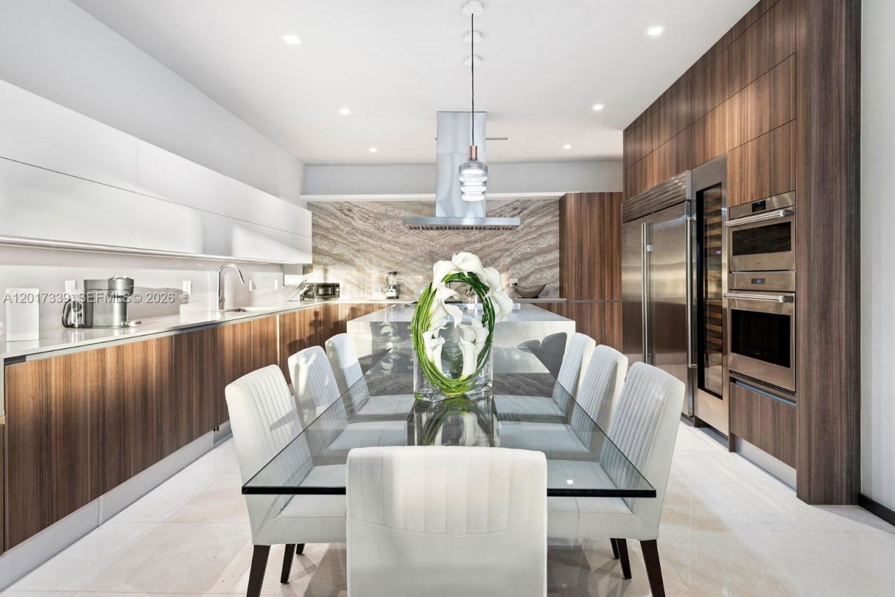 3734 Chase Ave, Miami Beach, FL 33140 Photo