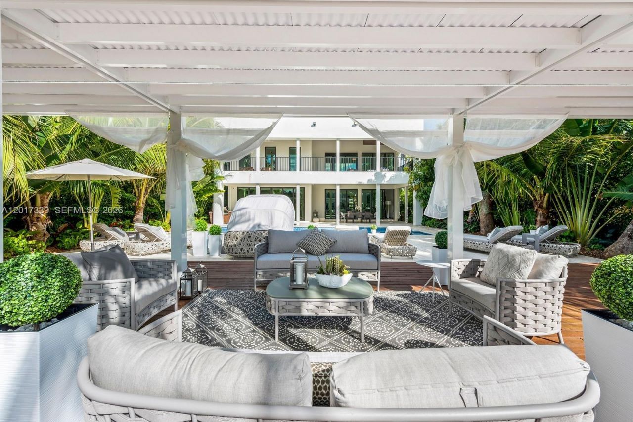 3734 Chase Ave, Miami Beach, FL 33140 Photo