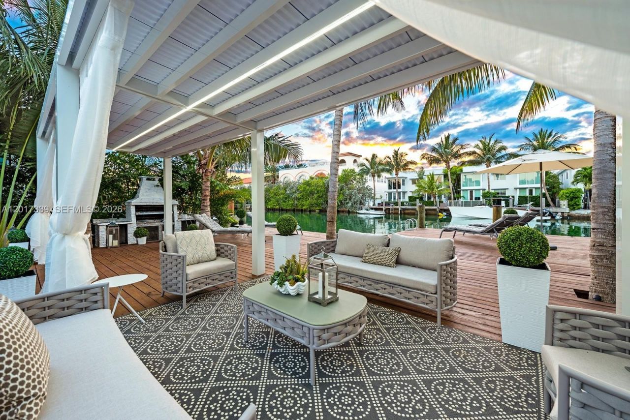 3734 Chase Ave, Miami Beach, FL 33140 Photo