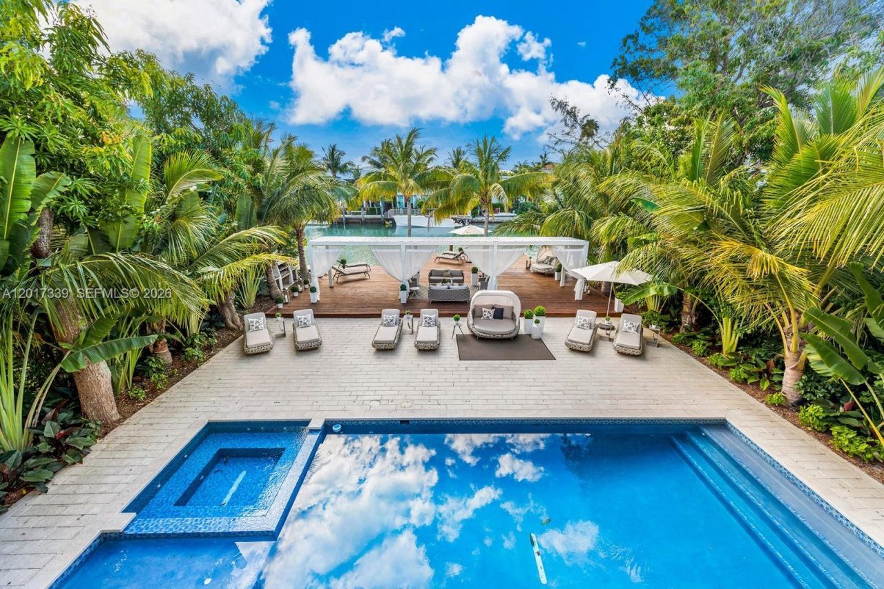 3734 Chase Ave, Miami Beach, FL 33140 Photo
