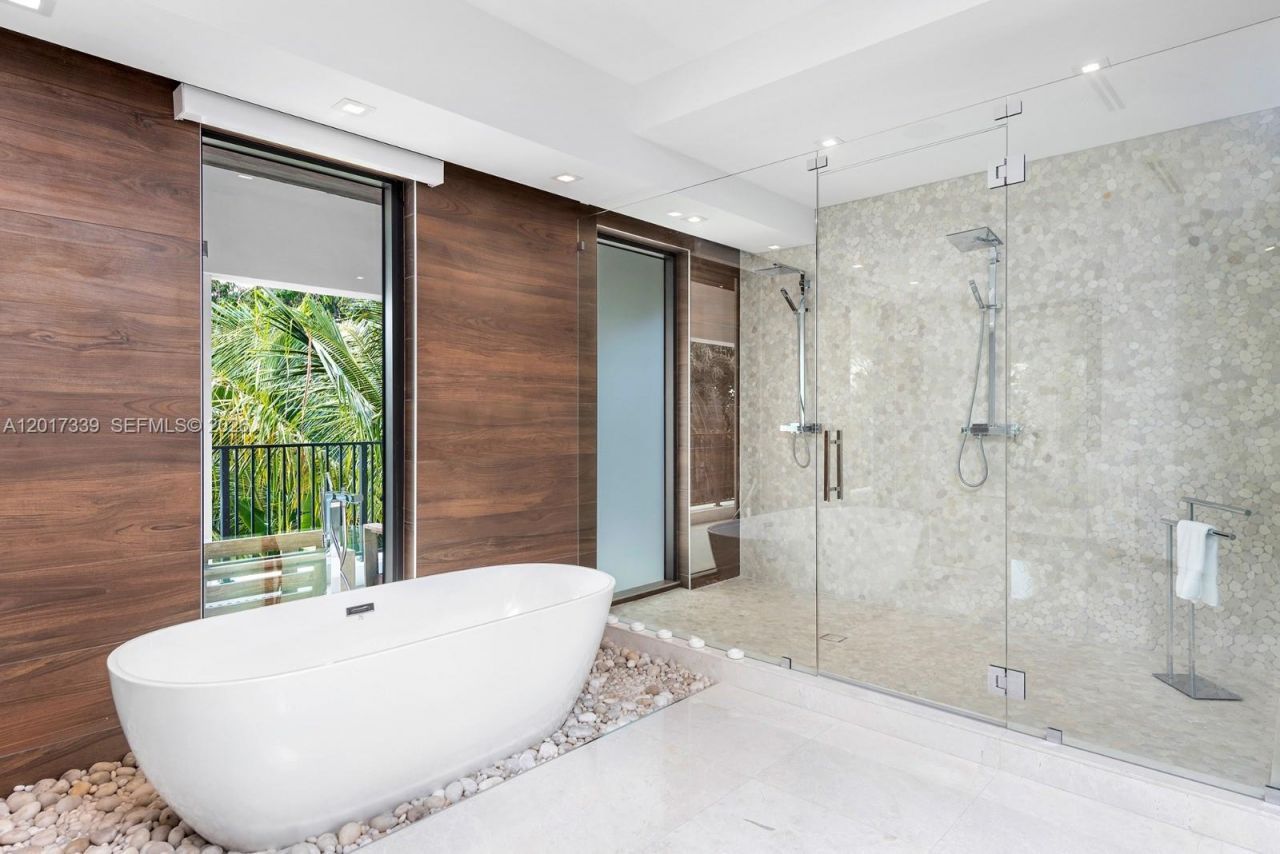 3734 Chase Ave, Miami Beach, FL 33140 Photo