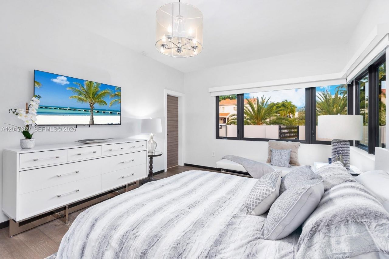 3734 Chase Ave, Miami Beach, FL 33140 Photo