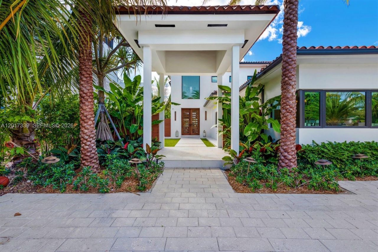 3734 Chase Ave, Miami Beach, FL 33140 Photo