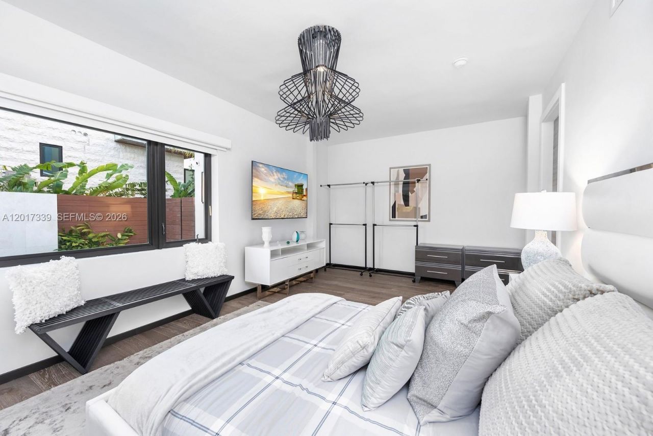 3734 Chase Ave, Miami Beach, FL 33140 Photo