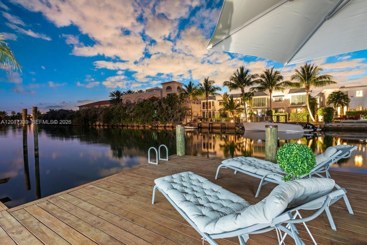 3734 Chase Ave, Miami Beach, FL 33140 Photo