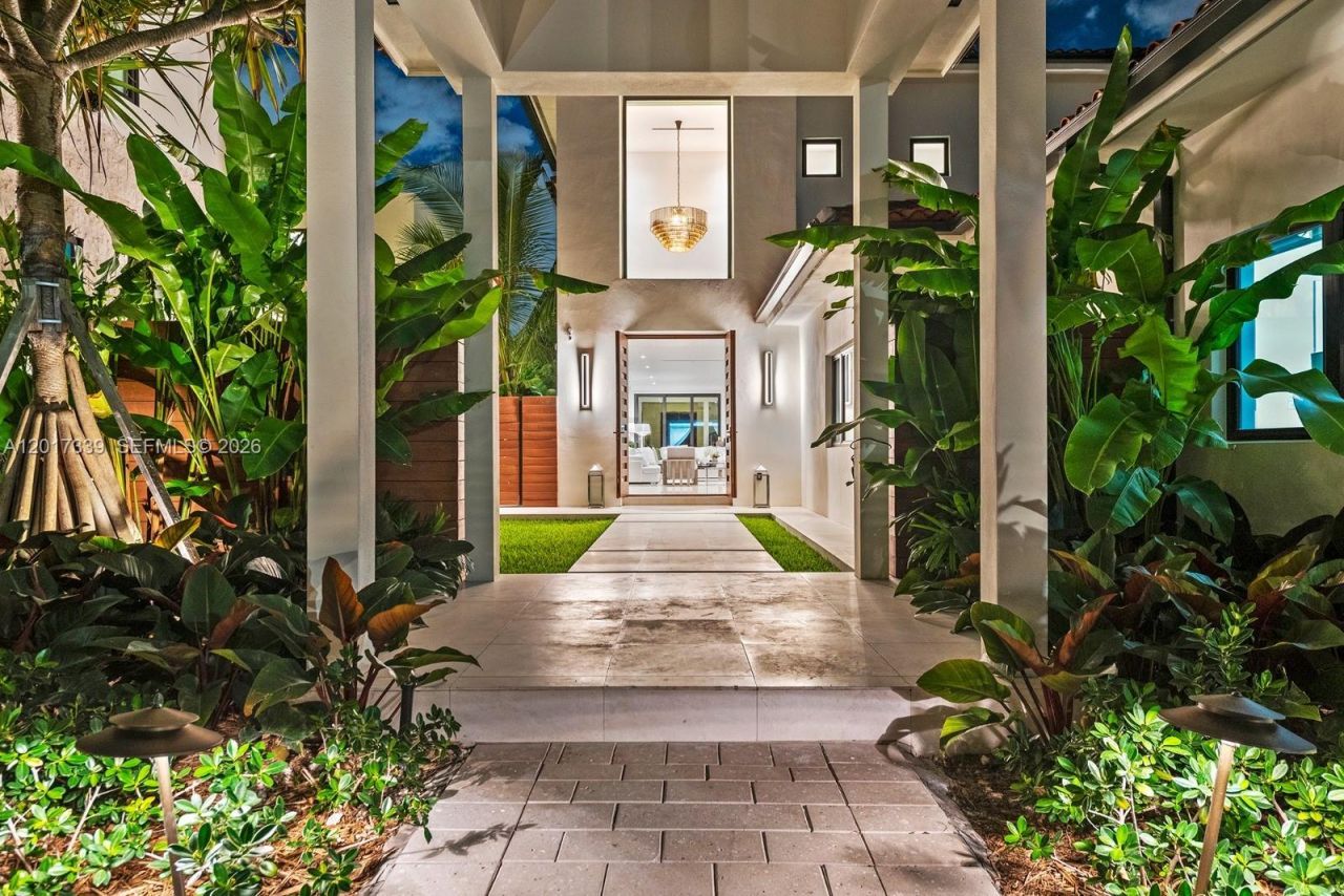 3734 Chase Ave, Miami Beach, FL 33140 Photo