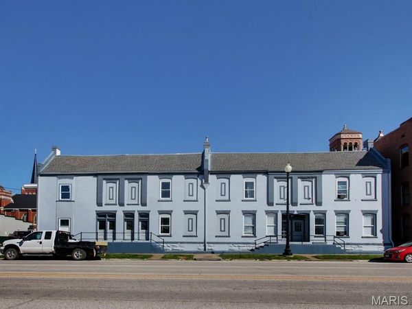504 Broadway Street , Hannibal, MO 63401