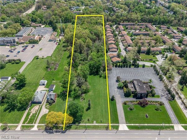 7305 Pearl , Middleburg Heights, OH 44130