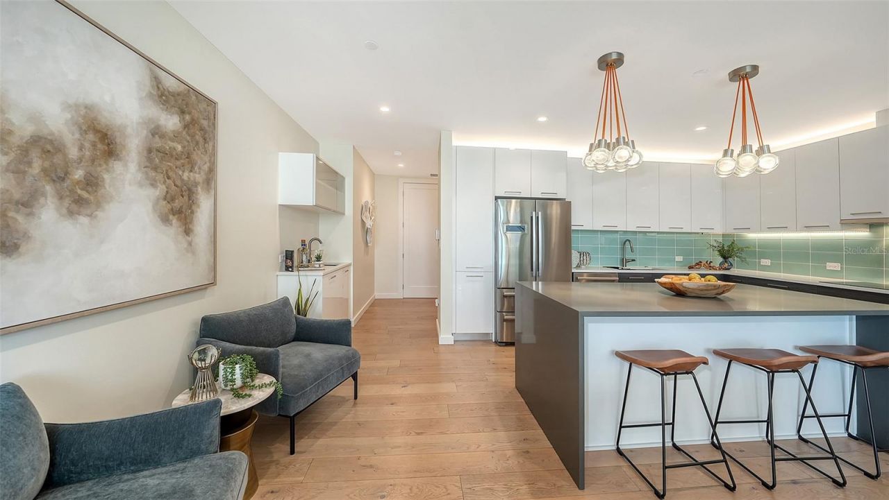 300 S Pineapple Avenue, Unit 302, Sarasota, FL 34236 Photo