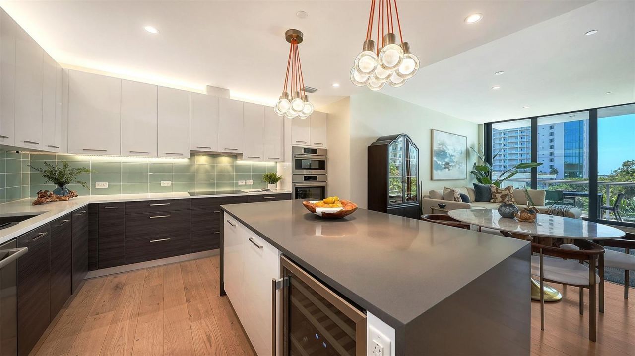 300 S Pineapple Avenue, Unit 302, Sarasota, FL 34236 Photo