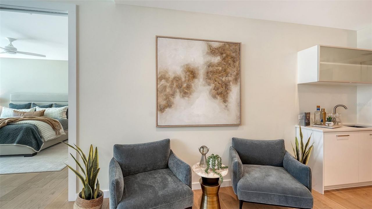 300 S Pineapple Avenue, Unit 302, Sarasota, FL 34236 Photo