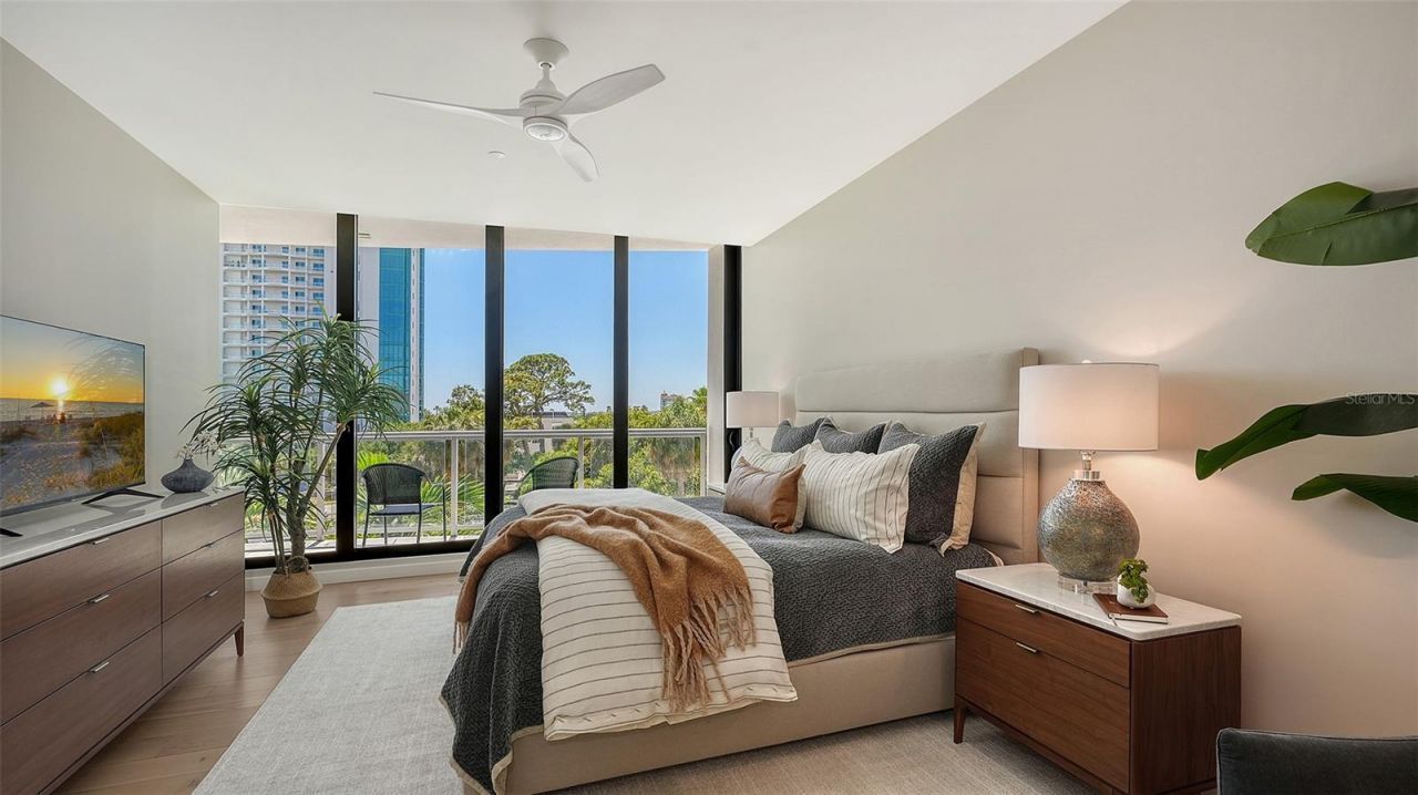 300 S Pineapple Avenue, Unit 302, Sarasota, FL 34236 Photo