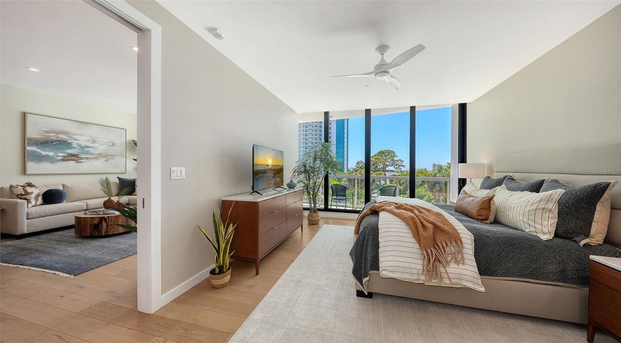 300 S Pineapple Avenue, Unit 302, Sarasota, FL 34236 Photo