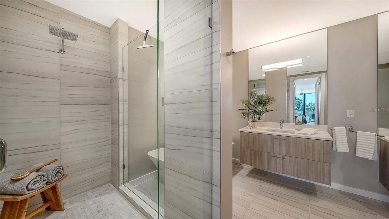 300 S Pineapple Avenue, Unit 302, Sarasota, FL 34236 Photo
