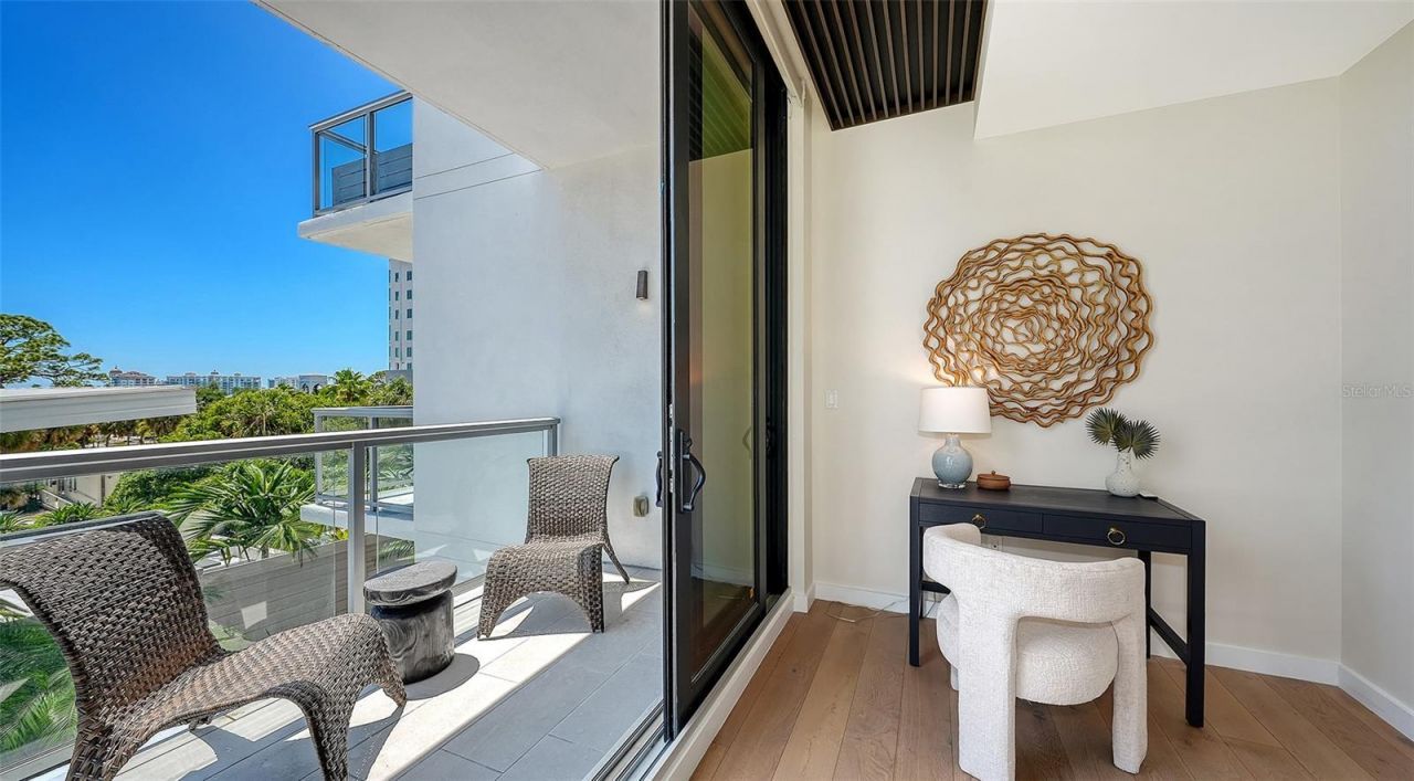 300 S Pineapple Avenue, Unit 302, Sarasota, FL 34236 Photo